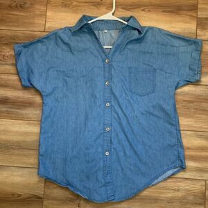 5/$15 Women’s Loose Fitting Light Blue Button Down Chambray Shirt Size XS